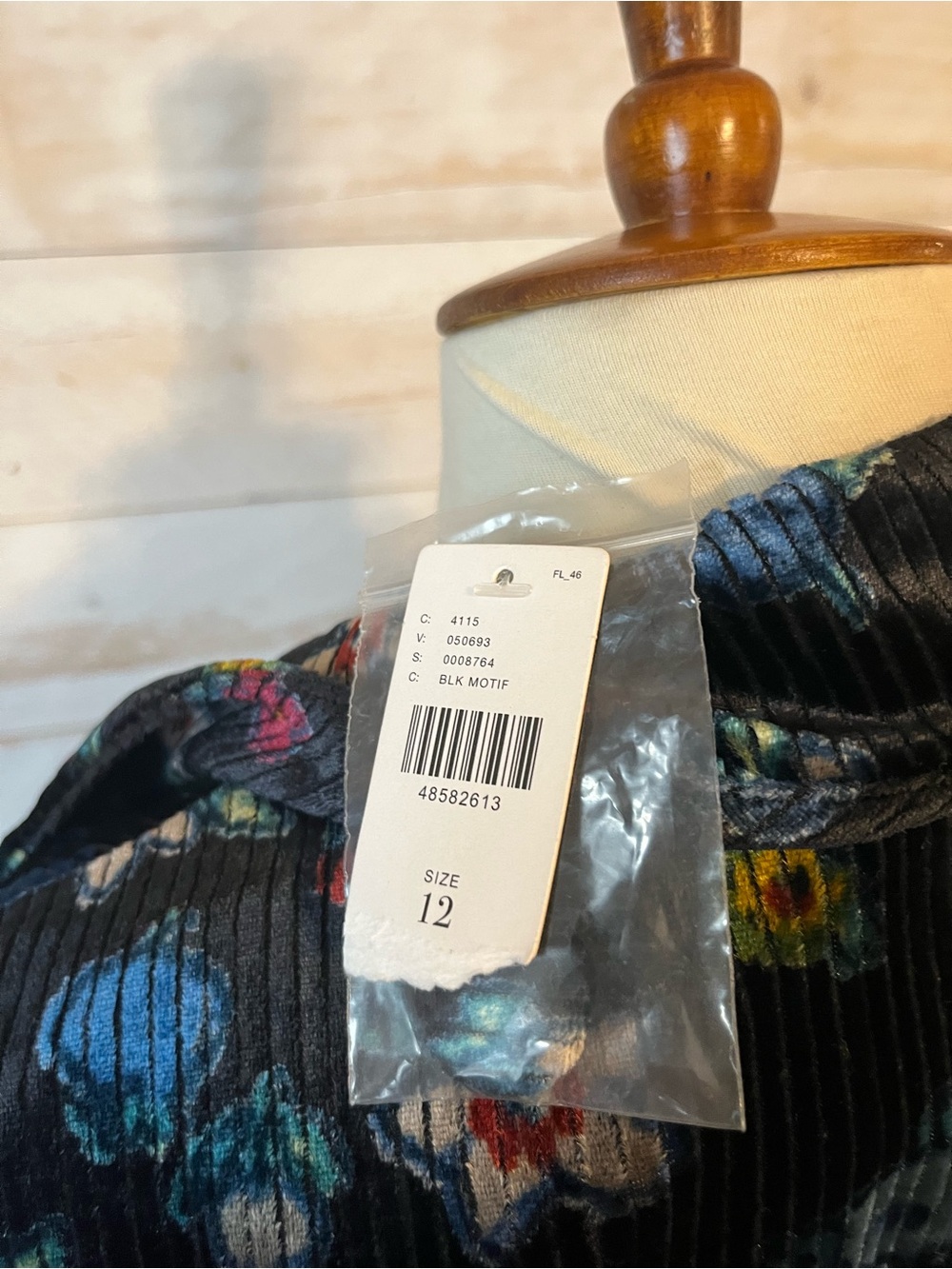 NWT Anthropologie size 12 velvet blazer in black floral pattern - Picture 6 of 12